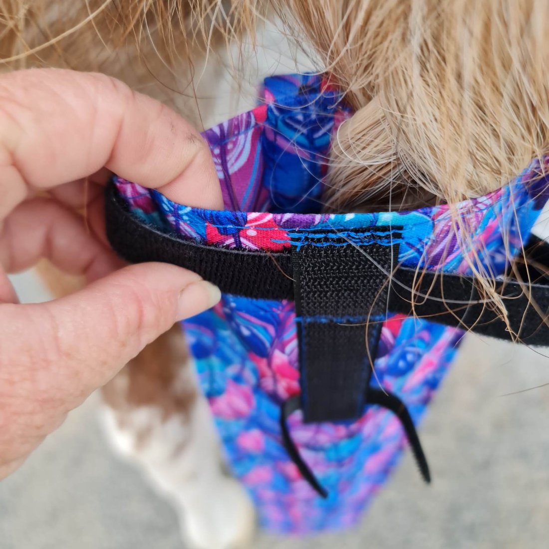slim tail bag in funky feathers pattern