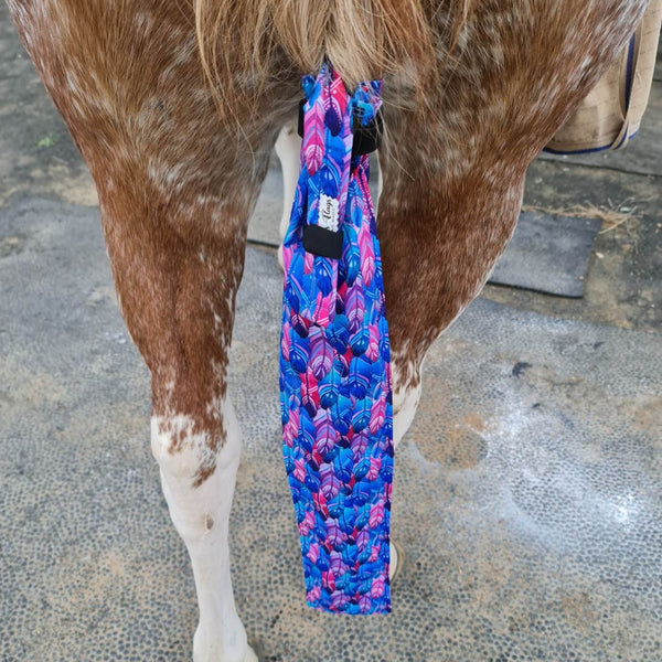tail bag on horse