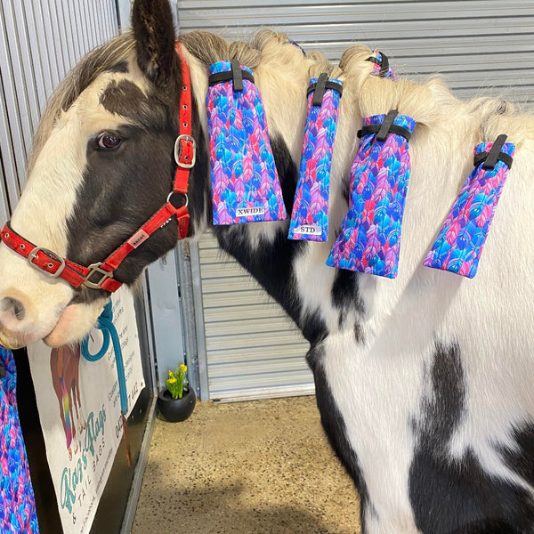 Mane bags in horses mane
